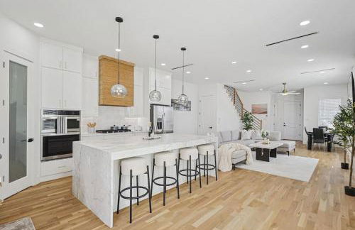 Upscale Group Getaway Sleeps 25 Downtown Dallas - Foto 1