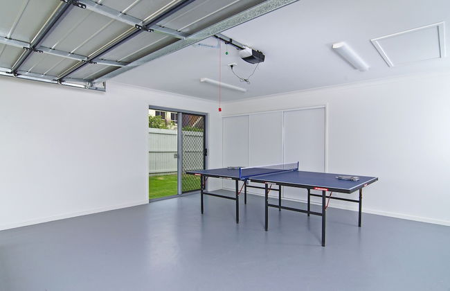 Sentosa at Tugun Beachfront Holiday Home - Photo 18