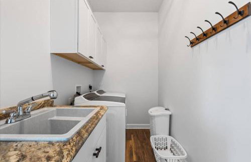 Lakefront Mansion!Close to SAC&Mahoney State Park! - Foto 61