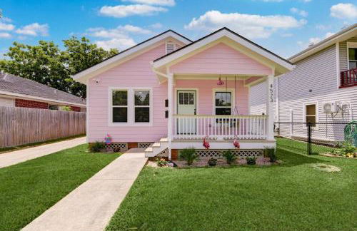 Flamingos on 45th Main - 3 King beds - Great vibe! - Foto 1