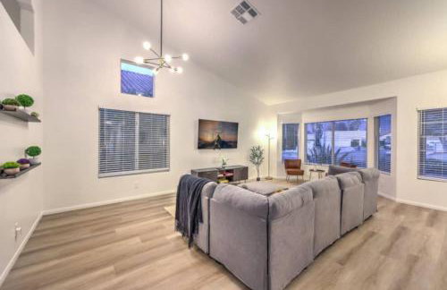 Creekwater | Pebbletech Pool & Spa 10 Min to Strip - Photo 11