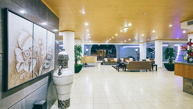 Coin salon dans le hall