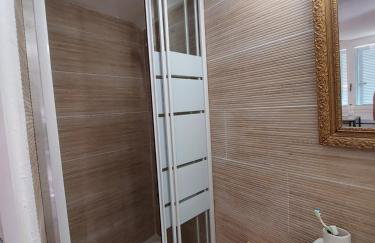 Hyères studio refait à neuf dans la cité médiévale - Foto 8