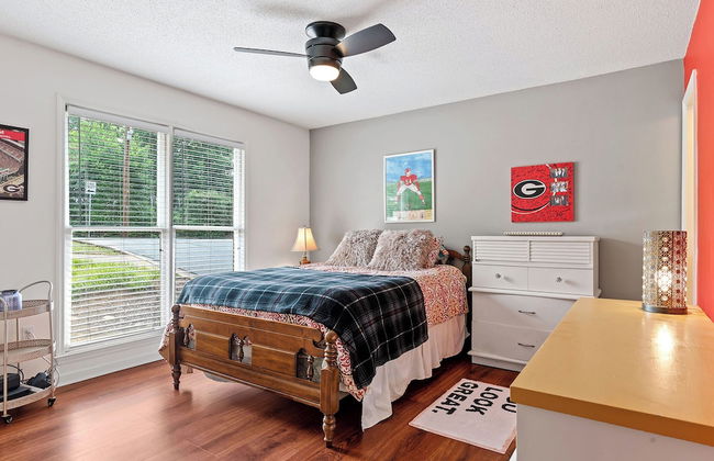 Five Points Dawg Crib On Campus - Foto 4