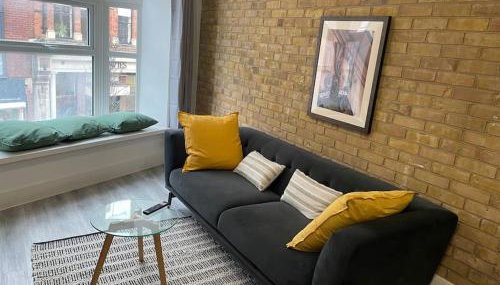 Stunning 1 bed central flat - Photo 3