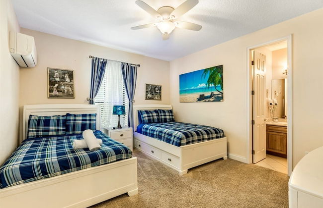 Stunning Large 7 bed Home With Private Pool, Spa, Balcony, Cinema Room, Fitness Suite and Able to see the Disney Fireworks - 467 - Foto 5