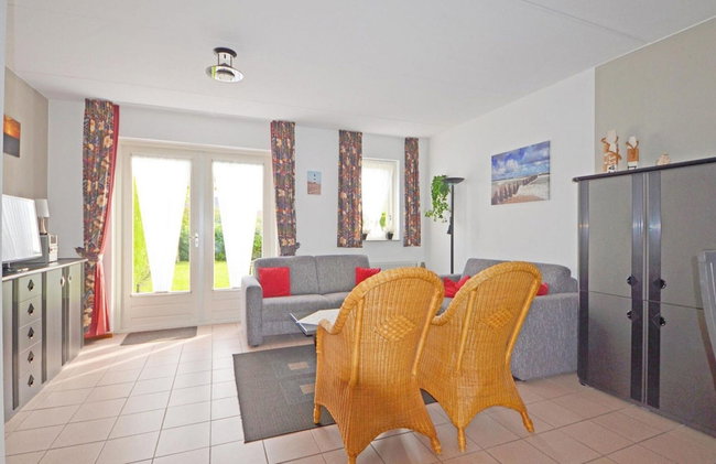 Cosy Bungalow Near the Beach - Photo 22