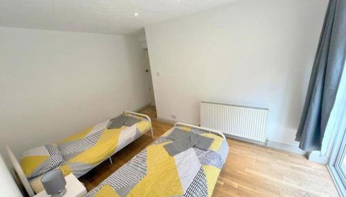 Twin Studio Flat in Sutton - Ground Floor - Photo 4