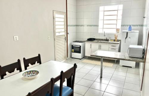 Casa Ampla - Ótima Localização - Foto 8