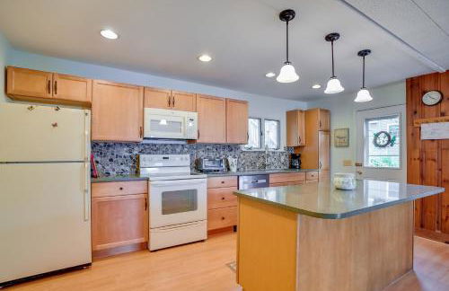 Cozy Cohocton Cottage with Private Beach and Deck! - Foto 17