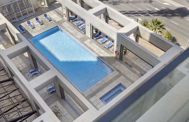 WelHome - Urban Retreat With Terrace And City Views - Photo 25