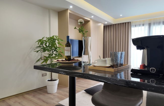 CC LUX Suites - Photo 68