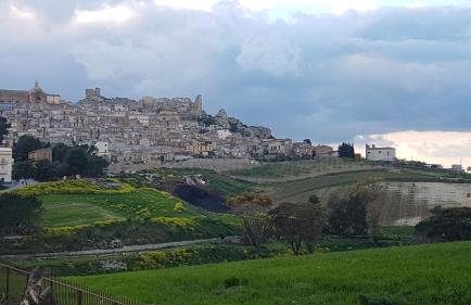 Sicily Authentic Cottage, Outdoor Hot Tub & Century-Old Olive Park, Donna Caterina House - Foto 54