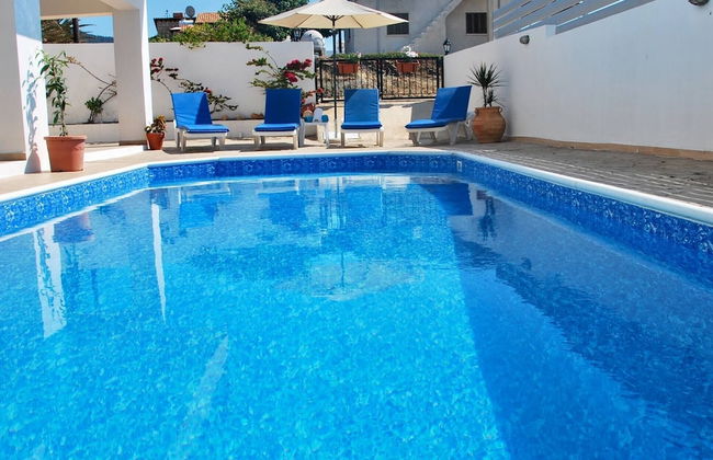 Villa Only 50m To The Sea, Sleeps 12, Polis - Foto 30