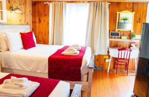 Cottage 4 - Queen and Full Beds Child Loft w 2 Twins Private Bath Kitchenette Pets Allowed Fee applies - Foto 1