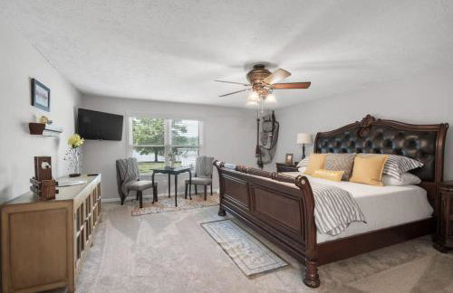 Ultimate Family Fun Lakehouse with pool and dock - Foto 7