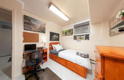 Two Bedrooms Apartment Manage And Supervise By Host Endless Features Amenities Dishwasher Washer Dryer Best WIFI Internet Services By Verizon Fios 960 Upload 960 Download Bi Monthly Free Housekeeping Services Huge 10000 Square Footage - Foto 22