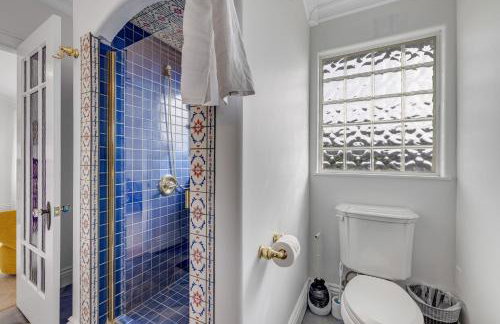 Luxe Remodeled Oceanfront Home on the Bluff - Foto 17