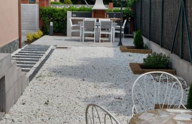 Cerca de Barcelona, y entre tres Parques Naturales, casa de 4 habitaciones y 2 baños con piscina, barbacoa y chimenea - Foto 39