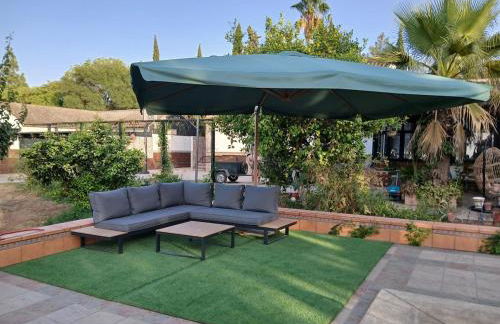 Spacious Garden Villa, private pool, huge grounds with orange trees - Foto 6