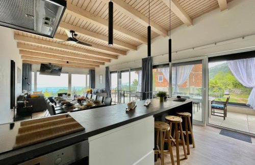 Villa Loqua, Seaview & Private Pool - Photo 9