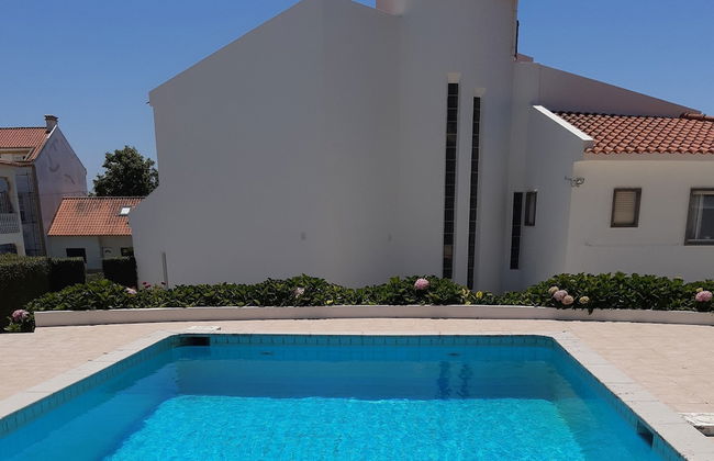 Impecable 4-bed Villa in Praia da Areia Branca - Foto 1