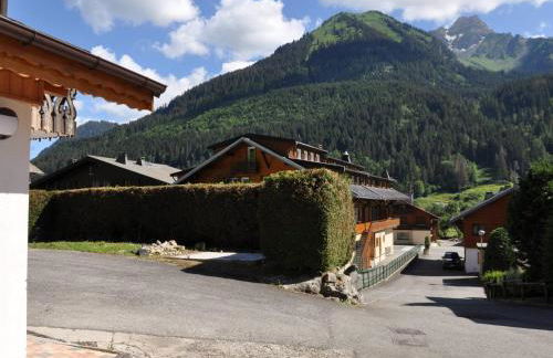 Appartement avec terrasse ensoleillée à La Chapelle-d'Abondance - FR-1-692-16 - Foto 2