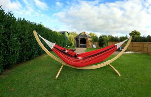 Romantic Retreat - Luxury Shepherds Hut + Hot Tub! - Foto 25