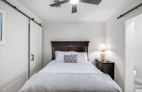 Lakefront Cabin with Private Dock - Foto 16