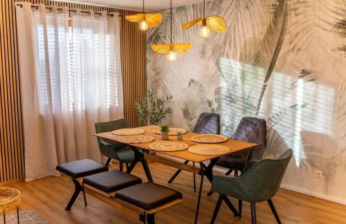 P-Hosting Modernes Apartment zwischen Ravensburg und dem Altdörferwald, 110qm, Familienfreundlich, Separater Eingang, Kaffeevollautomat, Bäcker und Pizzeria 15 Meter, Spielplatz 50 Meter, 20 Km zum Bodensee, 30Km in die Berge - Photo 1