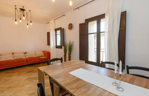 21 Sleeps Private Pool Villa & BBQ Near Barcelona - Foto 22