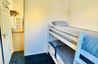 4-Bed Oasis Quiet Culde sac - Foto 37