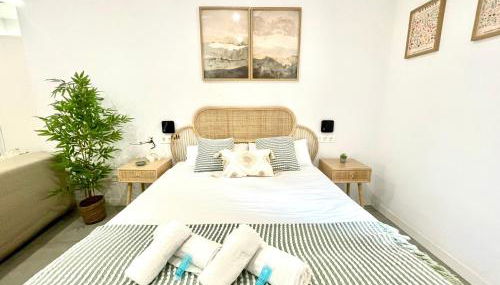 Designer and Quiet Studio 5 min to Maria Zambrano Station and 15 min walk to Beach - Foto 5