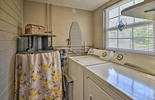 Cozy Ormond Beach Bungalow with Yard Walk to Shore! - Foto 14