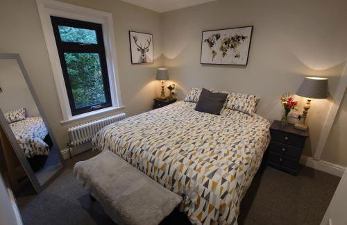 Newly renovated 2-bed bungalow - Photo 4