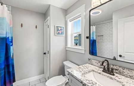 Family Home in Oakwood, 12 Mins to Campus, Patio, Washer Dryer, 2 Bathrooms, Utilities and Internet Included, Great for Students or Families, Charming Oakwood-Lincoln Park Home, 10 Walk to Dining, 24 Hour Hospitality Team - Foto 11