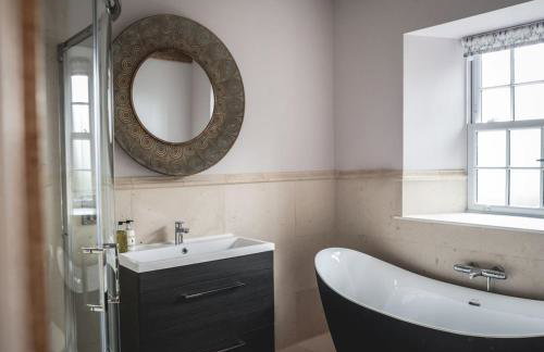 The Saddle Room - Photo 56