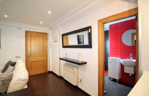 NUEVO 8 minutos ayuntamiento, 10 catedral, WIFI - Foto 7