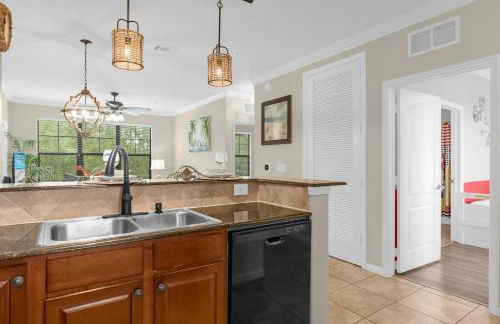 Condo with Private Patio - Near Disney's Animal Kingdom - Foto 29