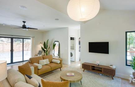 Mill Creek by Avantstay Modern Design, Patio, Hot Tub - Foto 16