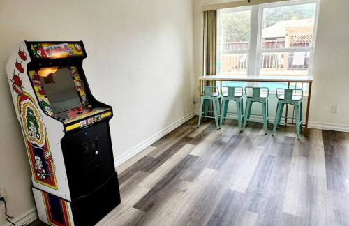 Newly remodeled 5BR 3BA w/pool 16 ppl - Photo 58