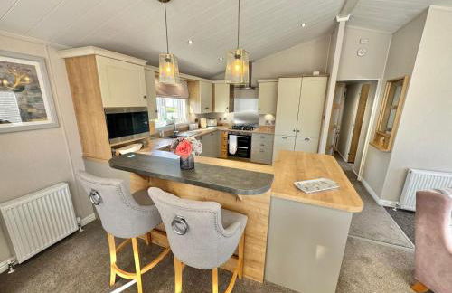 The Pink Lady with games table - Foto 9