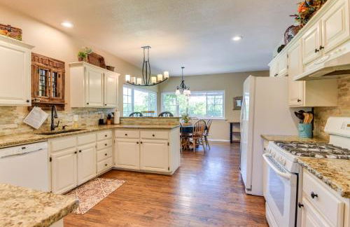 15-Acre Retreat near Dtwn Tulsa and Skiatook Lake - Foto 11