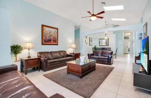 Relaxing Retreat with Pool and Movie Theater - Foto 10