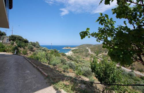 Overlooking Cheromilos - Foto 20