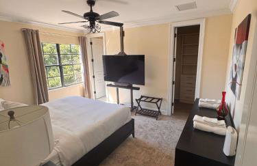 Fort Lauderdale Mansion with Private Pool & Hot Tub - Perfect for Families - Foto 59