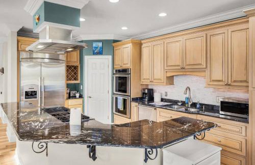 Luxury Beachside Haven with Pool and Elevator - Foto 16