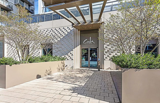 Luxurious 3-bed Sky-high Battersea Gem - Foto 26