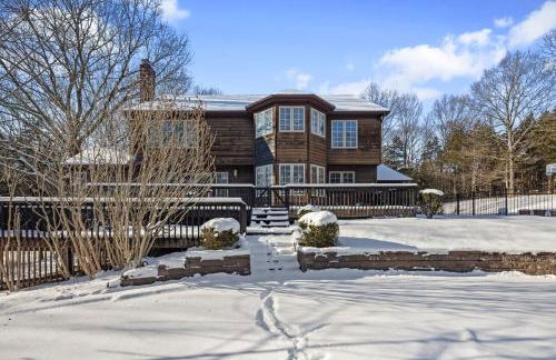 Secluded 9BR Getaway, Pool, Hot Tub & Huge Deck - Foto 15