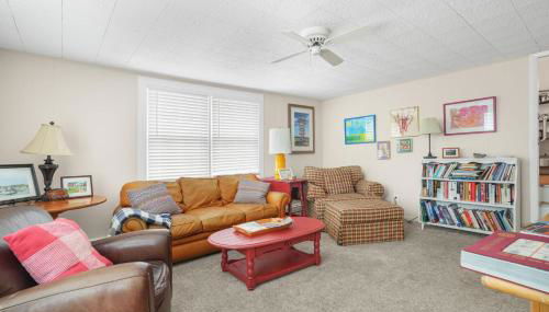 Artist Apartment - Idyllic villa steps from Town & the waterfront! - Foto 5